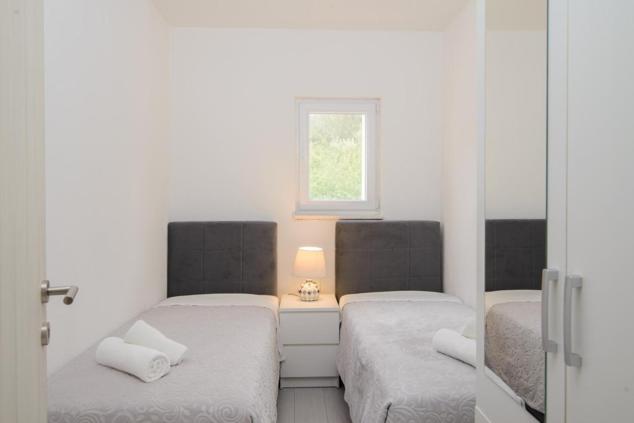 Apartments Pelja تروغير المظهر الخارجي الصورة